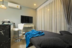 Comfy 1BR room, Roof Pool, 5 min to Surin Beach