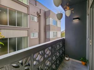 SIX ON N 217 - Modern Studio in Heart of Sea Point with Parking