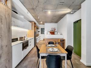 SIX ON N 217 - Modern Studio in Heart of Sea Point with Parking