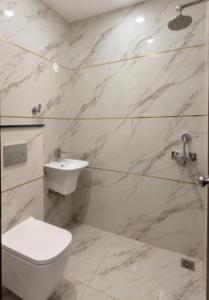 Luxury 2BHK Ground Floor Stay WiFi Kitchen reserved parking Near Chandigarh