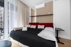 Łódź Fabryczna Elegance Studio by BookingHost