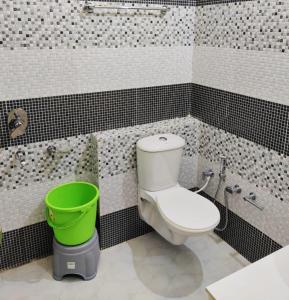 Riverdale Hills Kasauli-Twin Pools