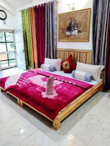 Riverdale Hills Kasauli-Twin Pools