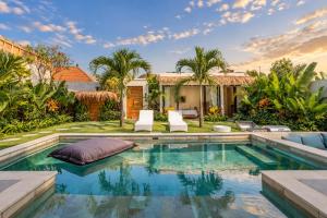 NEW! Tropical Palms Villa - 4BR Villa in Kerobokan