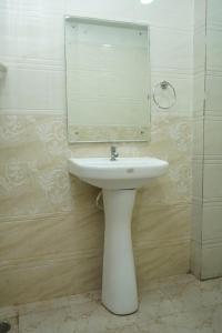 M2N Hotel Shaurya Inn