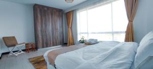 FURNISHED ROSEVILLE APARTMENTs