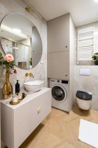 Apartament z jacuzzi i sauną, parking, centrum Katowic, 19 piętro, Top Apartments - Zabrska