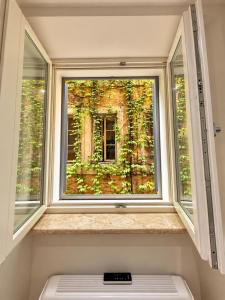 Navona Fox House 1