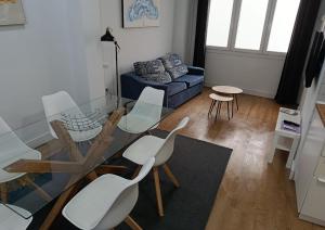 Cozy Studio Near Downtown by TuriVida