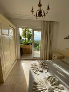 Goldcity The Taste of a Villa with a Lush Green Garden