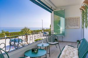 GuestReady - Beachfront in Torrox