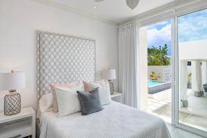Tropical Oasis by Beach with Pool - Footprints South
