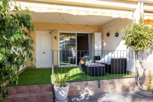Golden Coast Retreat By Fidalsa