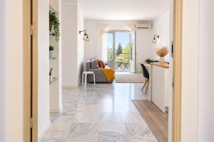 Villa Arroyo - Renovated Apartment for 5 with Sea Views and Two Terraces