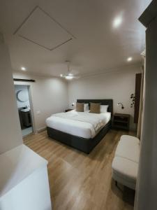 One Bed Apt at Planet Africa Modern Cozy Secure Sea Point