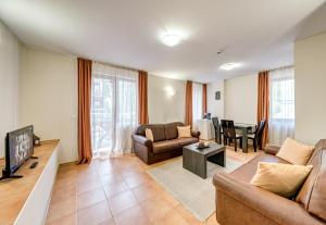 Warm Apartment at the Castle Complex with balcony
