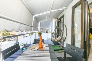 Design & Comfort with Fee Parking and AC