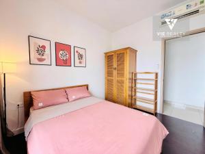 3BR Apartment at Sun Avenue with Greenery View