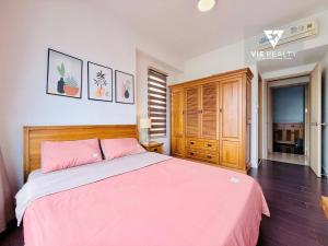 3BR Apartment at Sun Avenue with Greenery View