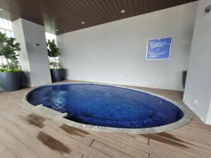 Azure Condo at Paradigm Mall Petaling Jaya 2BR 1B