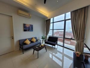 Azure Condo at Paradigm Mall Petaling Jaya 2BR 1B