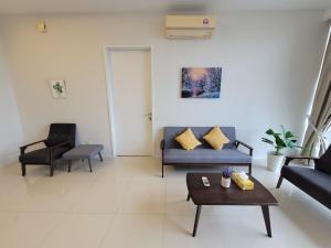 Azure Condo at Paradigm Mall Petaling Jaya 2BR 1B