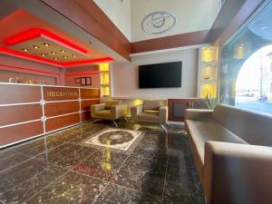 Grand Life Hotel