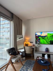 Touscana House by Key&Cove M3M My Den, sec67 GGN