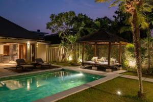 Villa 500m2 with 14m Pool, BBQ, Pinball - Seminyak