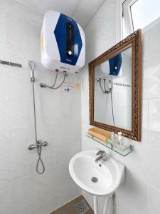 Hạng Phòng Tiêu Chuẩn Gần Chợ - TH&TH CN5 Hotel