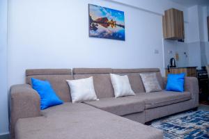 BM MID TOWN SUITEs