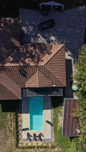 Breite Privée Forest and Pool Retreat