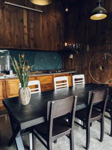 Cherith Home Da Lat - Vintage Wooden Chalet with Lake View