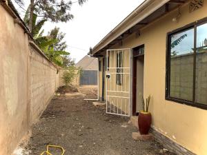 Upendos Home - Earth-Toned Haven in Arusha