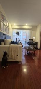 Luxury apartment in Parque 93 includes electric car