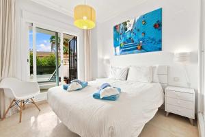 Golfcourses-Padel-2 pools-free parking