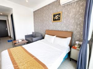 Skyline Grand City Condo