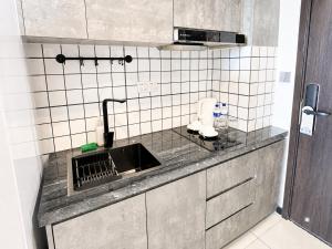 Skyline Grand City Condo