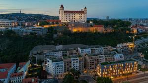 Historic Center Apartment - Near Castle & River