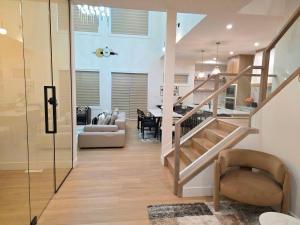 Luxury Mansion 3 Ensuites and Year-Round Gazebo