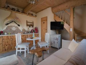 Comfortable apartment, 2 levels, close to beach
