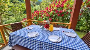Casa Campesina Familiar Río, BBQ, Billar en villaclard Los Cacaos
