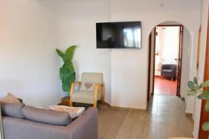 Casa do Castelo - Calm and lovely 2 & 3 bedroom Apt Near the Beach