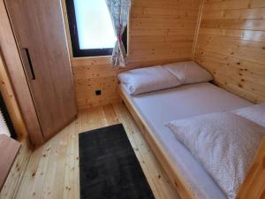 Holiday homes with terraces, sauna whirlpool