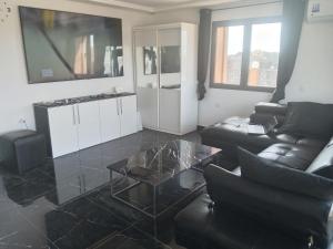 Appartement Gueliz Bien Ensoleillé avec Terrasse