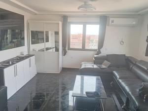 Appartement Gueliz Bien Ensoleillé avec Terrasse