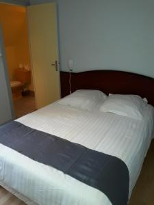 Hotels L'Ecailler : Petite Chambre Double