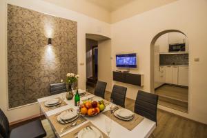 4BDR Historical Spirit Apt by Ruterra