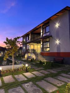 Maifloer Farmstays