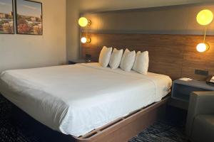 AmericInn by Wyndham Lincoln North